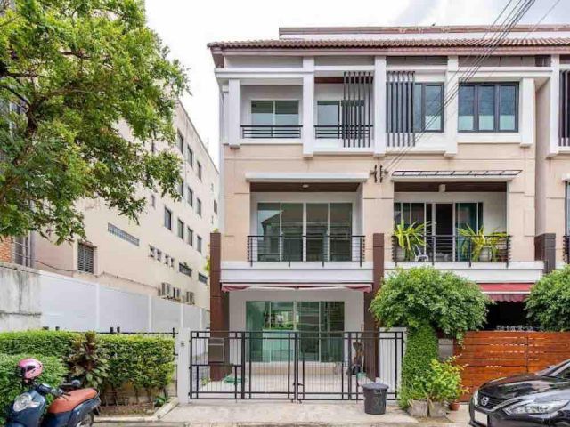 ขายทาวน์โฮม 3 ชั้น โครงการบ้านกลางเมือง พระราม3-ราษฎร์บูรณะ ทำเลดี เดินทางสะดวก ใกล้สำนักงานเขตราษฎร์บูรณะ