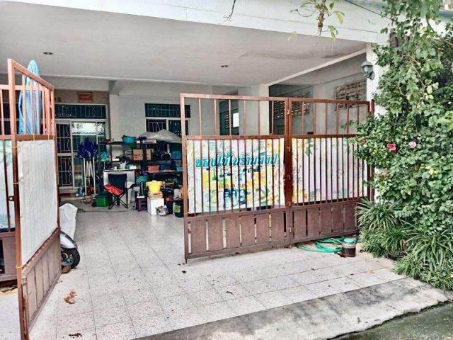 ขายทาวน์เฮ้าส์ 2 ชั้น หมู่บ้านไทยสมบูรณ์ 3 ห้องมุม เนื้อที่ 37.2 ตารางวา 3 ห้องนอน ตำบลคลองสาม อำเภอคลองหลวง