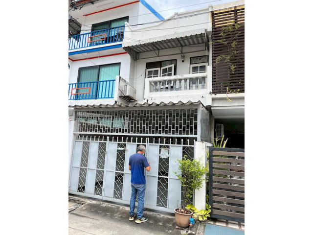 BH3802 ให้เช่าทาวน์เฮ้าส์ 2ชั้น ลาดพร้าว–โชคชัย4 ทำเลดี เดินถึงรถ