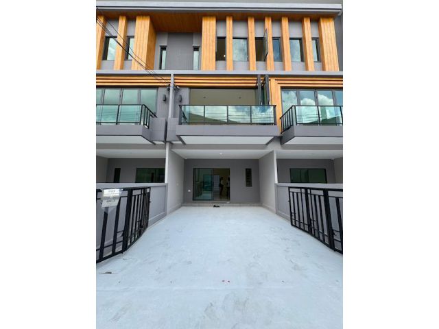 BH3798 ให้เช่าทาวน์โฮม Eigen พระราม 9 – อ่อนนุช ทำเลดี ใกล้ทางด่ว