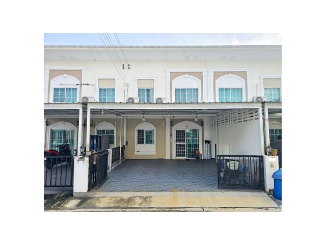 ทาวน์โฮมหรู สไตล์ฝรั่งเศส หมู่บ้าน ลลิล ลำลูกกาคลอง 2 บนทำเลที่ตอบโจทย์ 4 ห้องนอน 2 ห้องน้ำ ทำเลดี ใกล้ BTS สถานีคูคต