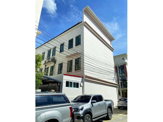 MRT ศรีลาซาล 1.3กม. เซ็นทรัล บางนา 600ม. 3.5ชั้น  21ตร.ว.