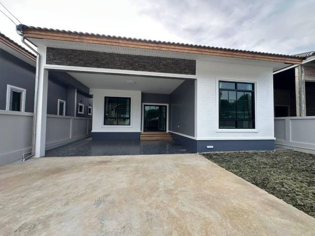 #ขาย บ้านเดี่ยวชั้นเดียว 3 ห้องนอน 2 ห้องน้ำ จอดรถยนต์2คัน ใกล้วัดมาบข่า