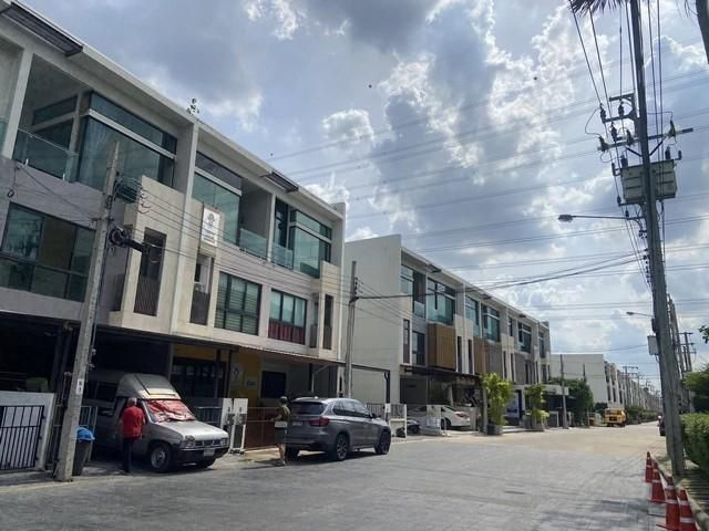 ทาวน์โฮม สภาพใหม่ โครงการโคราซอน ประชาชื่น บางตลาด ปากเกร็ด นนทบุ