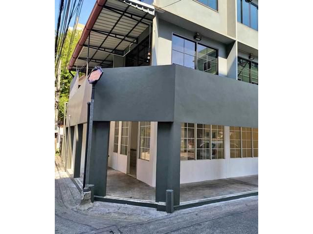 อาคารพาณิชย์ 3 ชั้น 200 ตารางเมตร หลังมุม ประชาสงเคราะห์ 27