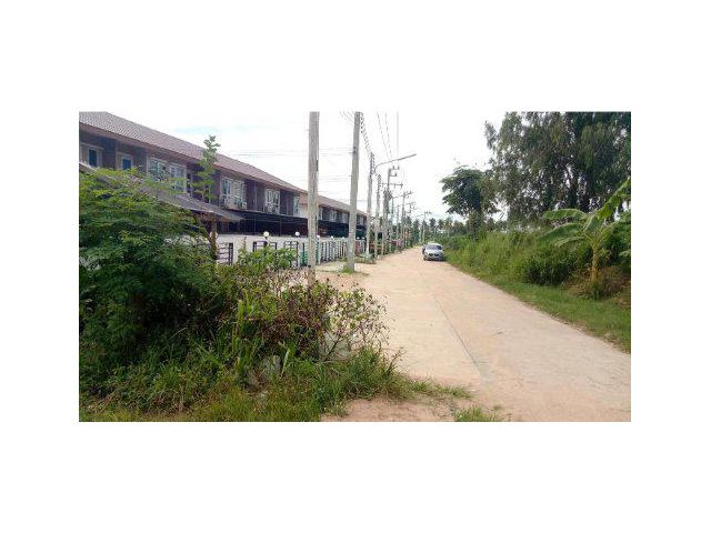 ขายที่ดิน 18 ไร่ ใกล้ถนน 331 ติดหมู่บ้านปรียาวุฒิ ต.บ่อวิน อ.ศรีราชา จ.ชลบุรี