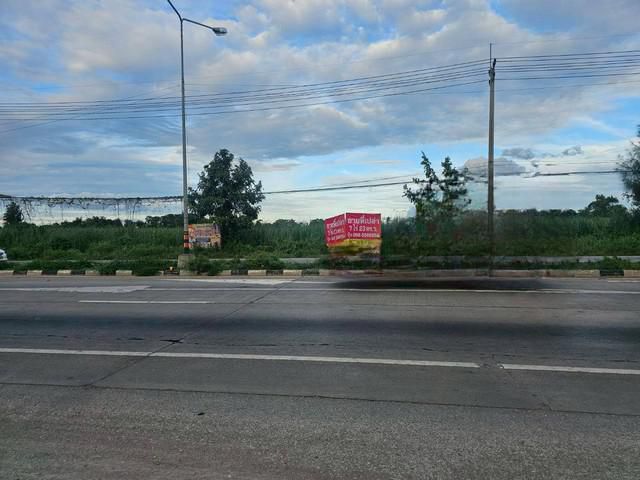 ขายที่ดินติดถนนใหญ่มาลัยแมนทำเลดี ใกล้ปั๊มน้ำมันพีที