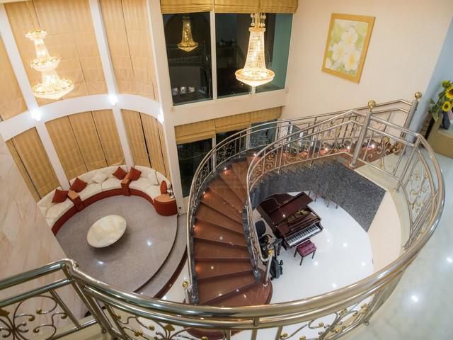 P1612 ขายบ้านเดี่ยวหรู ถนนพระราม 9 ซอย 39 พร้อมสระว่ายน้ำ