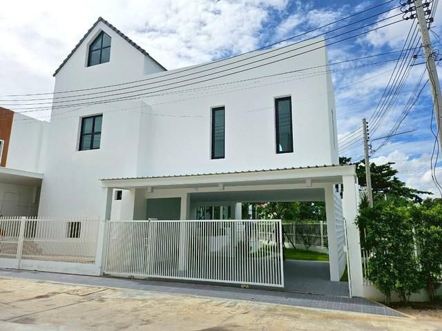 บ้านเดี่ยวสร้างใหม่โซนอมตะชลบุรี ซอยอั่งเปา หนองตำลึง