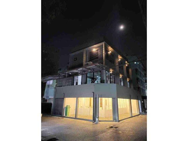 B1031 ให้เช่าอาคารสไตล์ลอฟท์ 3ชั้น ย่านห้วยขวาง ซอยประชาสงเคราะห์27