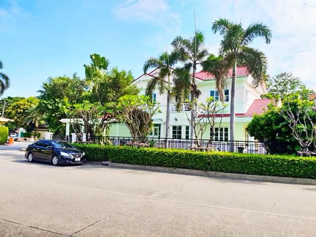 ให้เช่า แอร์9ตัว เฟอร์บิ้วอินครบ หัวมุม วัชรพล คฤหาสน์ใหญ่ 2หลัง