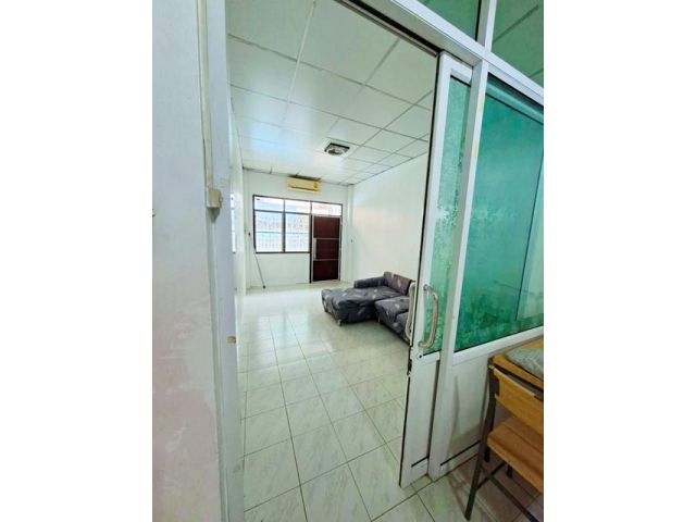 ให้เช่าทาวน์เฮ้าส์ 3 ชั้น 4 จรัญสนิทวงศ์71-77 MRT บางพลัด 1.8 กม.