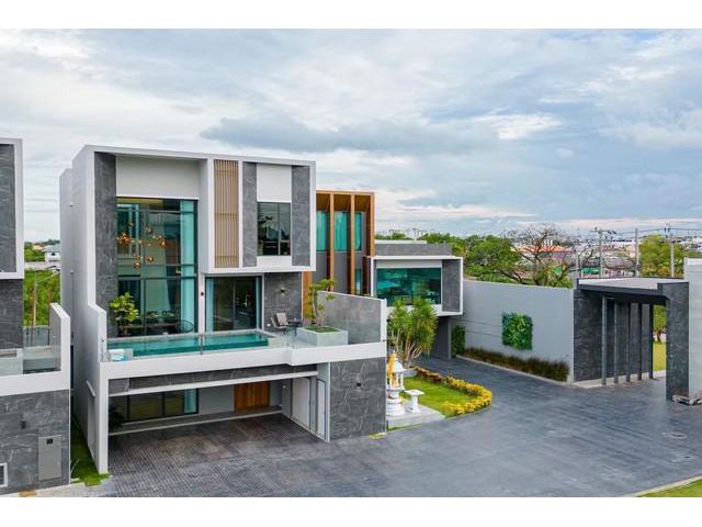 ขายถูกบ้านเดี่ยว 2 ชั้น มบ.ไฮบิวรี่ วัชรพล-รามอินทรา ขนาด 60 ตรว.