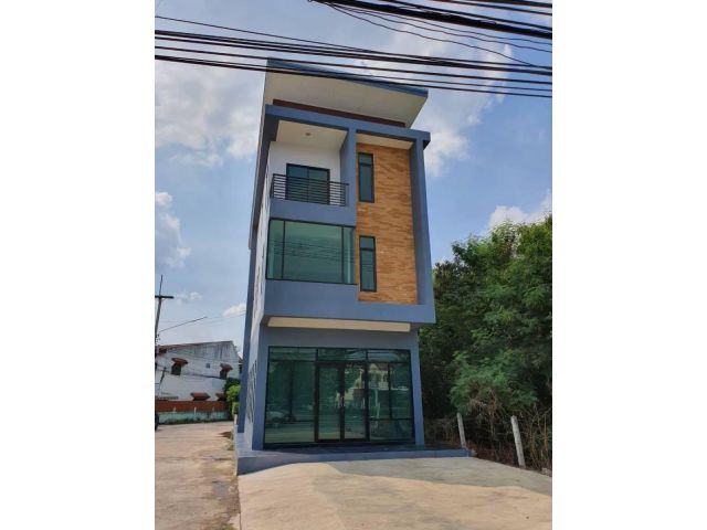 ขายอาคารพาณิชย์ 3 ชั้นใหม่ ทำเลทอง ติดถนนพหลโยธินเส้นหลัก  ลพบุรี