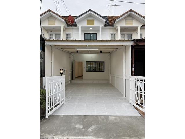 ขายทาวน์เฮ้าส์ 2 ชั้น หมู่บ้านลัลลี่วิลล์ 2 รีโนเวทใหม่ทั้งหลัง