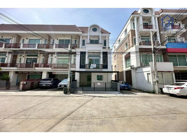 ขายและให้เช่าโฮมออฟฟิศ 3 ชั้น พรีเมี่ยม เพลส เอกมัย-รามอินทรา ถนนนวลจันทร์  ใกล้ทางด่วนรามอินทรา-อาจณรงค์ หลังมุม รีโนเวทใหม่