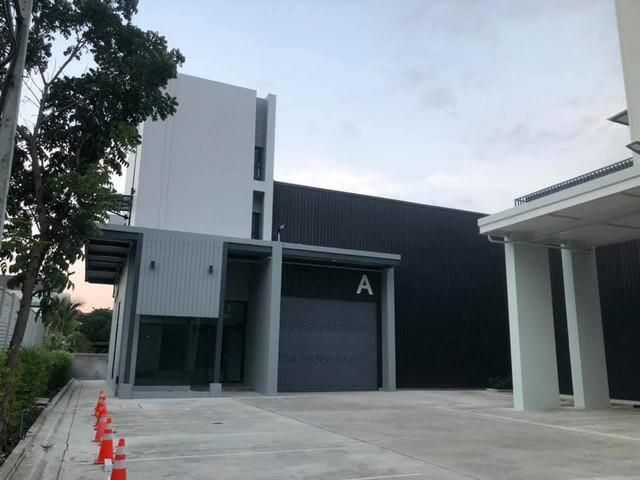 ให้เช่า โกดัง พร้อมออฟฟิศ 3 ชั้น ย่านทาวน์อินทาวน์