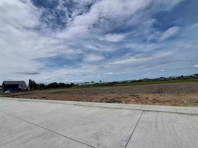 ที่ดินและโกดัง 6.1 ลบ.