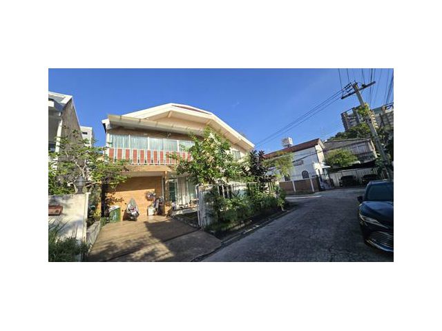 ขาย บ้านเดี่ยว หลังมุม เนื้อที่ 61 ตร.ว. ซอยสมเด็จพระปิ่นเกล้า 17 (ฝั่งตรงข้ามพาต้า ปิ่นเกล้า) ราคา 17.5 ล้านบาท