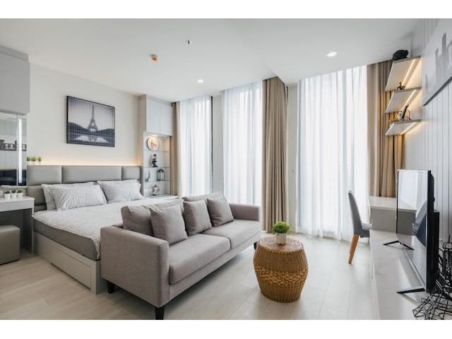 Noble Ploenchit safe