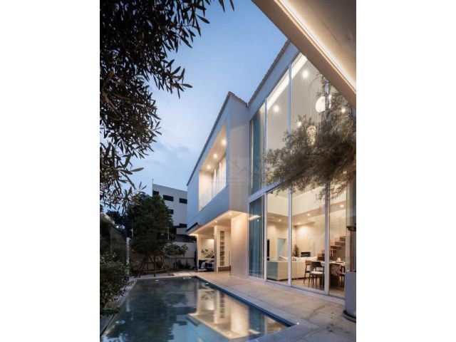 ขายบ้านเดี่ยวสไตล์พูลวิลล่า สีขาว Minimal สร้างใหม่ 100ตรว. ลาดพร