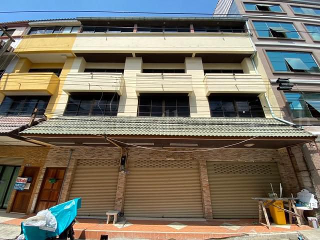 อาคารพาณิชย์ 3 ชั้น 3 คูหา ใกล้ หาดจอมเทียน สัตหีบ ทำเลดี