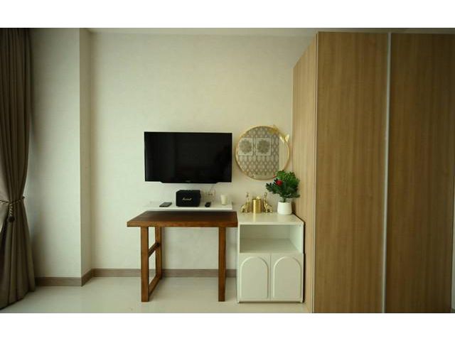 ให้เช่า ขายคอนโดหรู  ริเวียร่า บีช  วงค์อมาตย์