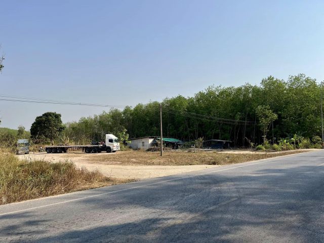 ขายที่ดินนิคมพัฒนาเนื้อที่ 4 ไร่ ซอย6สาย13-15 ติดถนนเส้น2051 ใกล้BYD-4กม.ใกล้ถนนเส้น36-5กม. จ.ระยอง