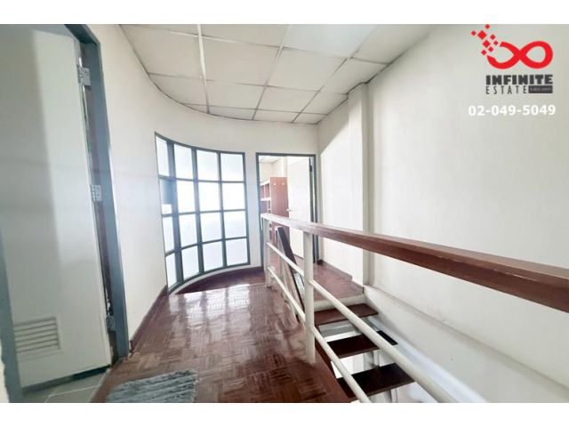 ขายทาวน์เฮ้าส์ 3 ชั้น หมู่บ้านธันยกานต์ ซ.วัชรพล2/5 บางเขน