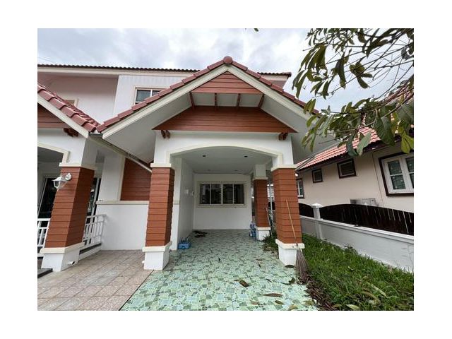 ขายถูก บ้านทาวเฮาส์ชั้นเดียว เฟอร์นิเจอร์ครบพร้อมเข้าอยู่ ตำบลหางดง อำเภอหางดง จังหวัดเชียงใหม่