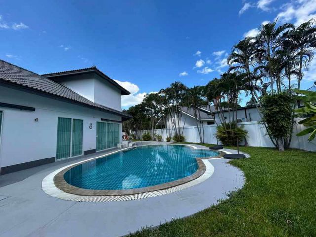 H946 ปล่อยเช่า บ้านพูลวิลล่า 2 ชั้น 4 ห้องนอน Villa Med ซอยสยาม