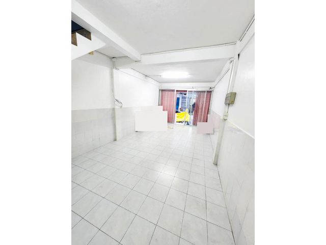 ประตูน้ำ1.9กม. ั450ม.อาคาร 3ช้้น ทำเลทองย่านพญาไท-เพชรบุรี