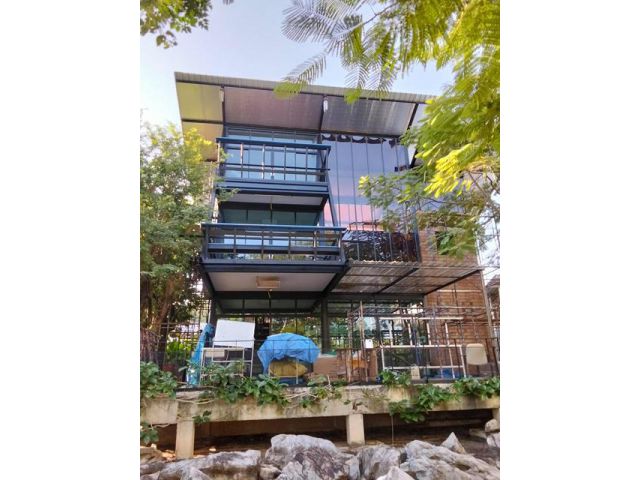 เดอะ ซีเคร็ททาวน์ เขาใหญ่ ให้เช่าร้านCafe กระจกอลูโปร่ง 3ชั้น 3