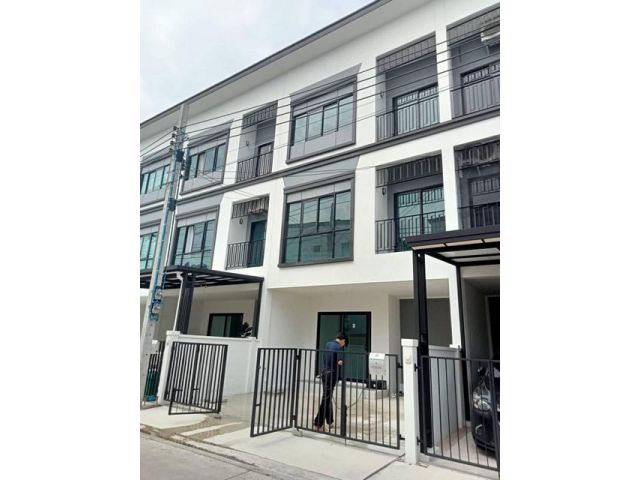 ให้เช่าทาวโฮม 3 ชั้น บ้านลุมพินี ทาวน์เพลส สุขุมวิท 113 ใกล้ BTS