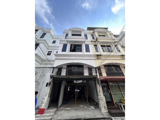 ให้เช่าโฮมออฟฟิศ 3.5 ชั้น 300 ตรม. ซอยพร้อมศรี ถนนสุขุมวิท 39