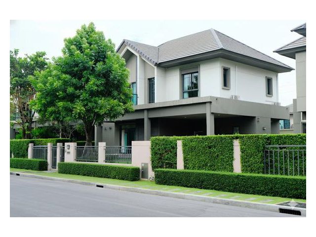 HOT PRICE ! บ้านสวยสภาพมือ 1 โซนหน้าสวนสาธารณะ พร้อมตกแต่งบิ้วอินทั้งหลัง เฟอร์ครบ พร้อมอยู่ได้ทันที