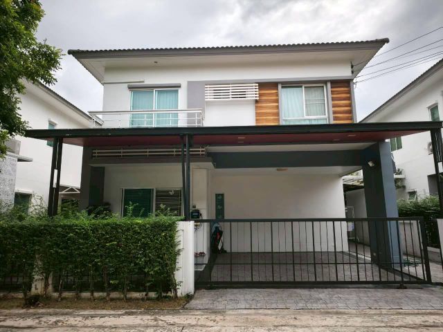 ขายบ้านแฝด 2 ชั้น  คลัสเตอร์วิลล์ 4  บางกรวย  ตกแต่งสวยมาก