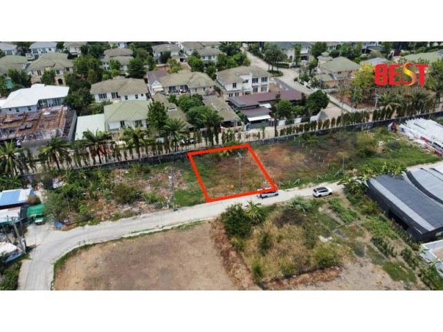 ขายที่ดินเปล่าแปลงสวย ทำเลดี ซอยอ่อนนุช 65 ติดหมู่บ้านหรู Golden Nakara บรรยากาศร่มรื่น เดินทางสะดวก