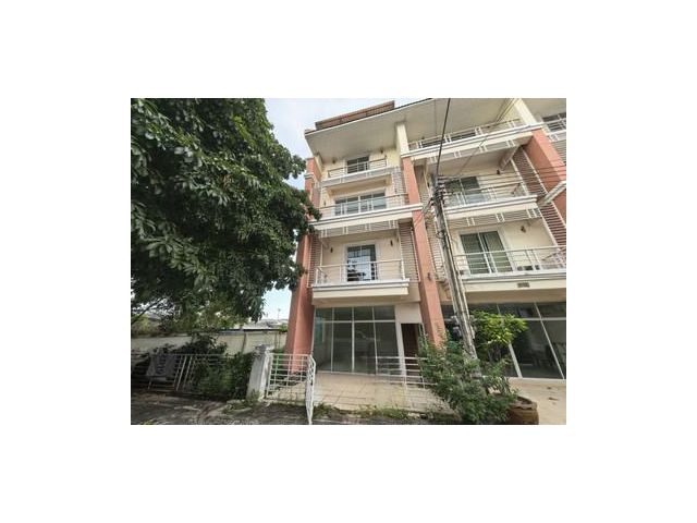 อยู่เองก็คุ้ม ลงทุนก็ดี! ขายทาวน์โฮม 4 ชั้น หลังมุม