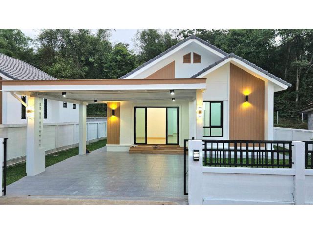 ขายบ้านเดี่ยวชั้นเดียว ในหมู่บ้านสันติสุข ( บ้านสามัคคี ) ฟังก์ชั่นครบ พร้อมอยู่ ใกล้เซเว่นเพียง 600 เมตร เมืองลำปาง