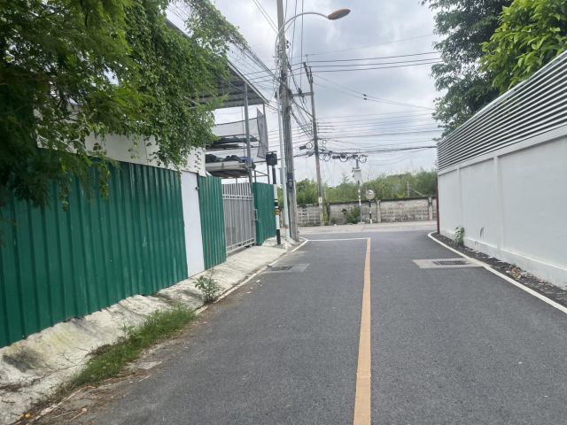 ขายที่ดิน 100 ตร.ว. ซอยวัดพุฒิ  ห่างถนนราชพฤกษ์ 100 ม. ติดสาธารณประโยชน์