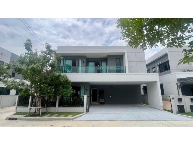 ให้เช่าบ้านเดี่ยว 2 ชั้น ใกล้เมกะบางนา ในโครงการเซ็นโทร บางนา