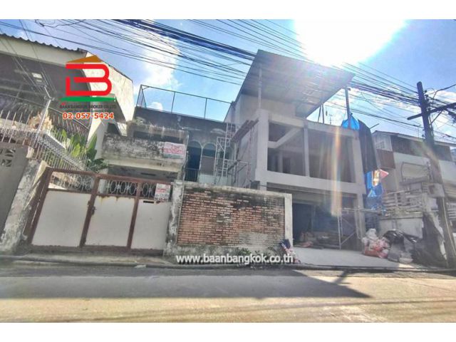 ทาวน์โฮม 2 ชั้นครึ่ง ซอยสุขุมวิท 99 เนื้อที่ 47 ตรว. ใกล้ BTS บางจาก ถนนสุขุมวิท แขวงบางจาก เขตพระโขนง จังหวัดกรุงเทพมหานคร