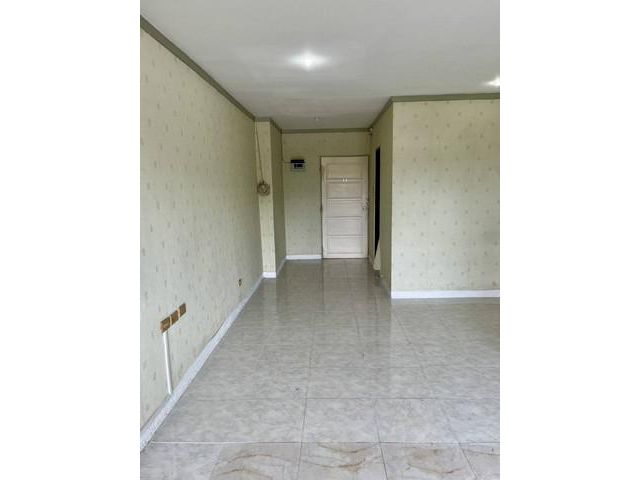 ขายด่วน ราคาถูกที่สุด คอนโดคันทรี่คอมเพล็กซ์ บางนา ใกล้ BTS บางนา