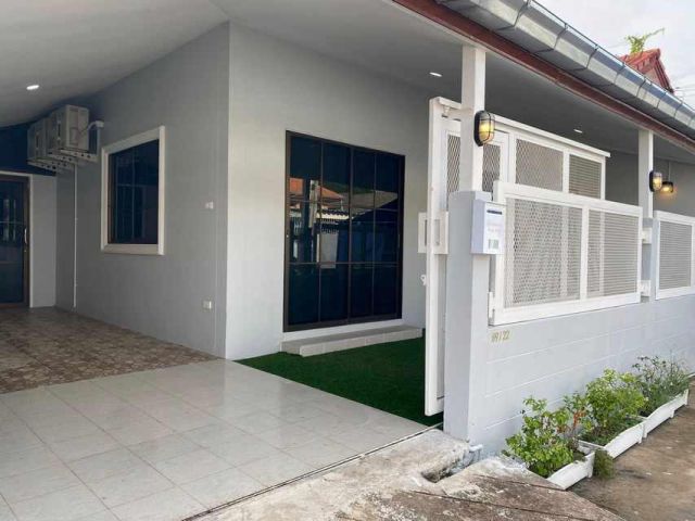 TH76 ขายบ้านแฝดหลังใหญ่ อารมณ์บ้านเดี่ยว ใกล้ห้างเดอะชิลล์ ซอยเขาน้อย