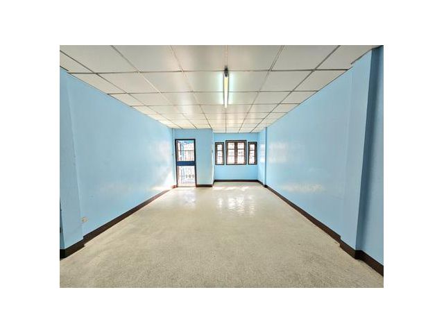 ให้เช่า ตึกแถว 2 ชั้น ใกล้สถานีรถไฟฟ้า MRT สายสีส้ม เคหะ ราม เพียง 60 เมตร ซอยรามคำแหง 186 ขนาด 2 ห้องนอน 14 ตารางวา