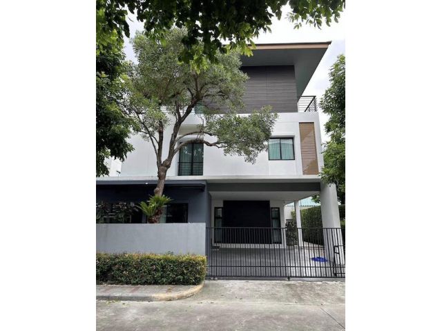 BH3807 ให้เช่าและขาย บ้านเดี่ยว 3 ชั้น โครงการลุมพินี สวนหลวง ร.9