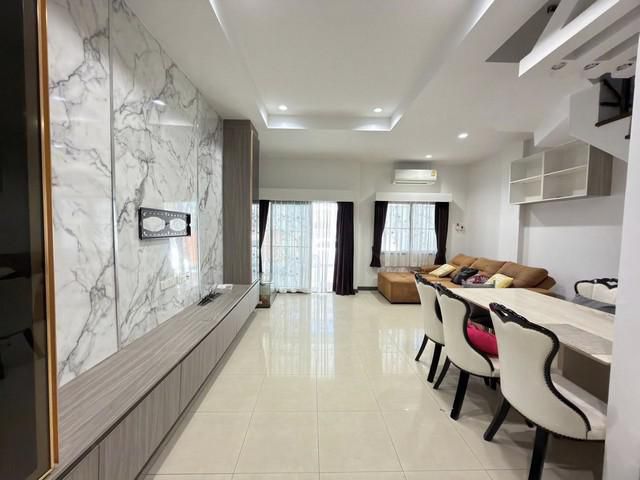 P1635 ให้เช่าทาวน์โฮม 3 ชั้น หมู่บ้าน ซิตี้พาร์ค พัฒนาการ 38 City