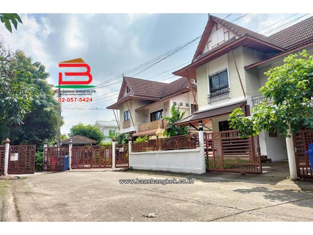 บ้านเดี่ยว เนื้อที่ 58.4 ตร.ว. หมู่บ้าน บ้านไทยดอนเมือง (ซอยเดชะตุงคะ 1) ถนนวิภาวดีรังสิต แขวงสีกัน เขตดอนเมือง