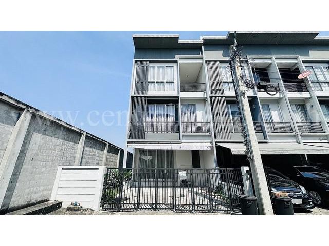 ลดราคา ทาวน์โฮม สัมมากร อเวนิว รามอินทรา - วงแหวน พร้อมอยู่